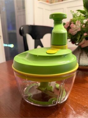Tupperware Green and Yellow‎ Manual Food Chopper